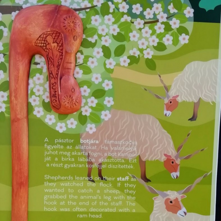 Board with a 3D shepherd's staff – Pannello con un bastone da pastore 3D