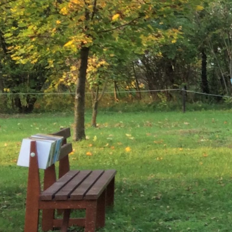 Pad forgatható kockás háttámlával