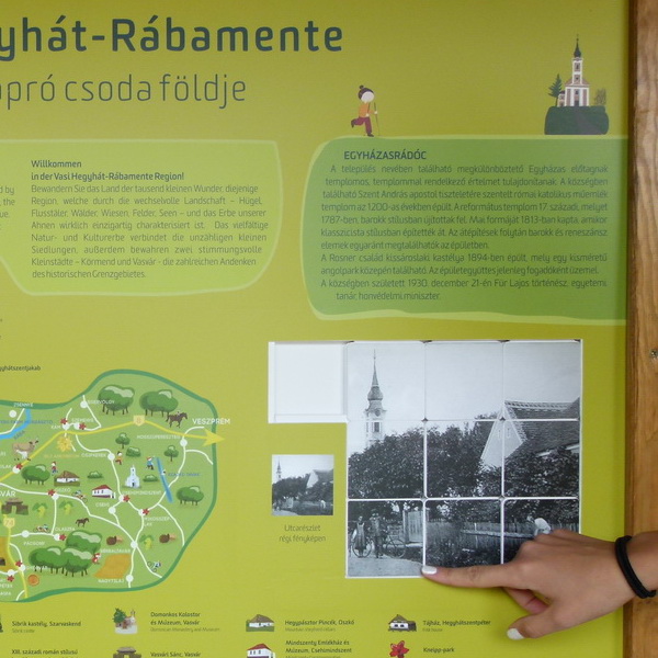 tanösvénytábla tili-tolival