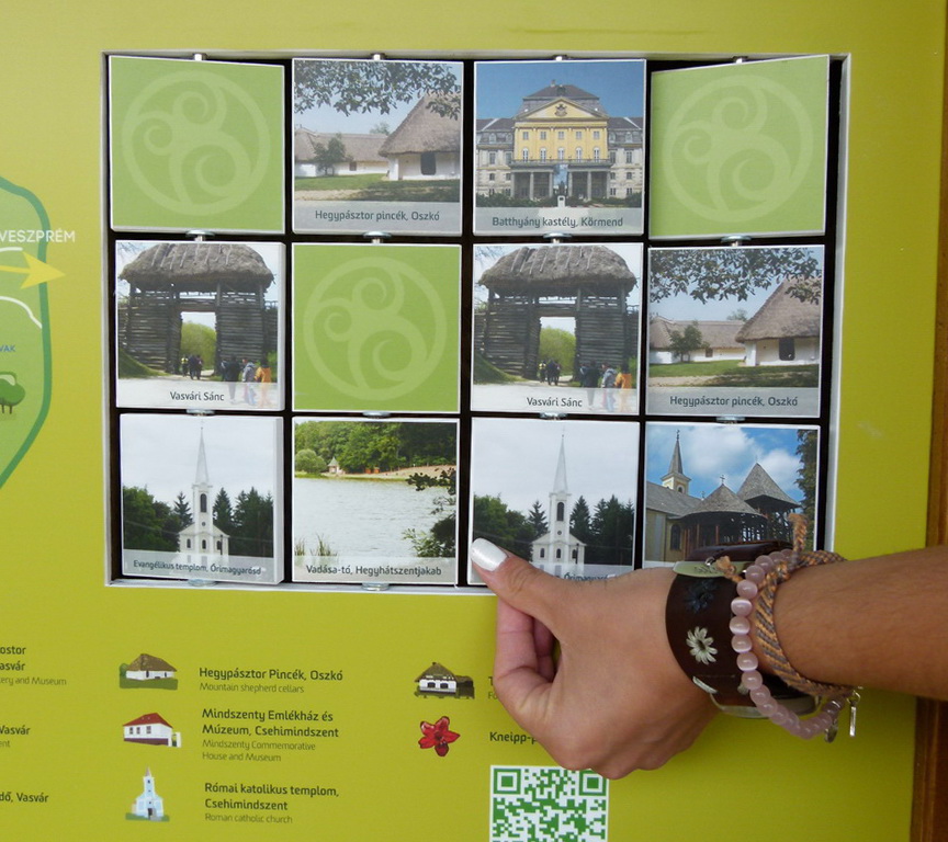 Tanösvénytábla memória játékkal - az 