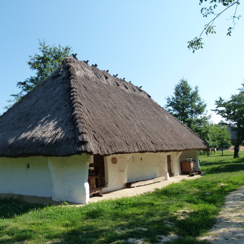 Régi időket idéző hegypásztor pince Oszkón