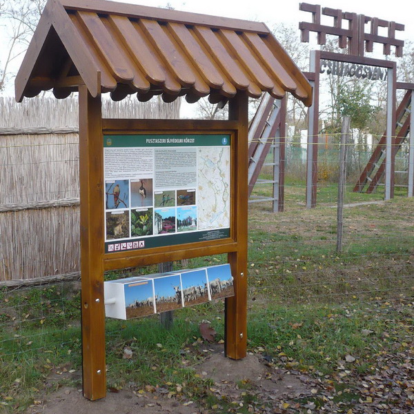 Interaktív tanösvénytábla panorámaforgatóval