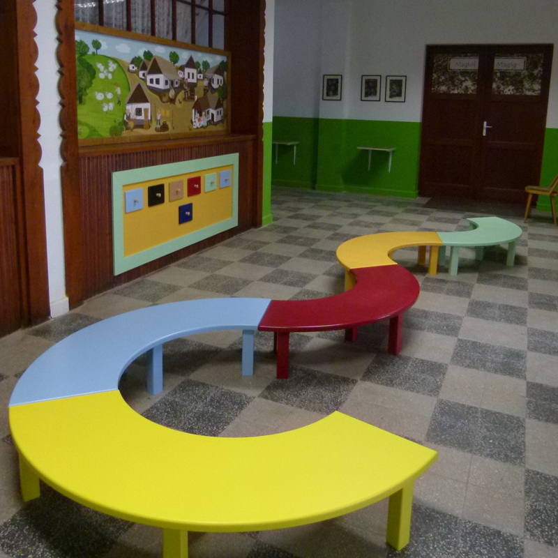 A kiállítás előterében a vidék őshonos növényeivel és a belőlük készített használati cikekkkel ismerkedhetnek 