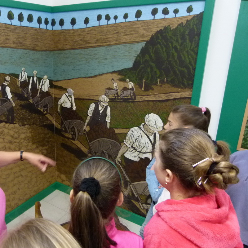 A folyószabályozás témakörét a kubikos sarok ismerteti, ahol igazi kubikos talicskát is kipróbálhatunk.