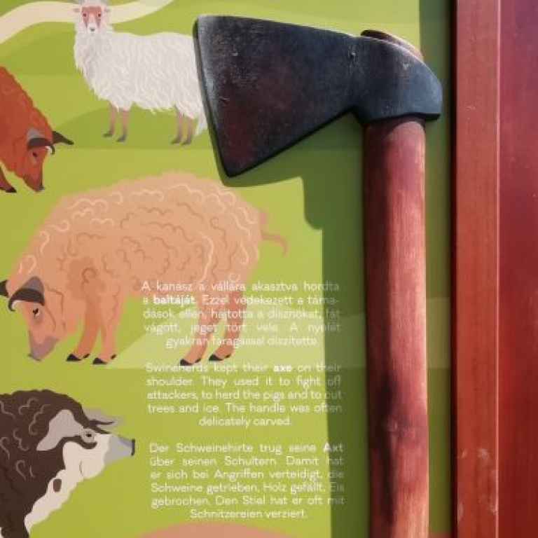 3D kanászbalta tanösvény táblán