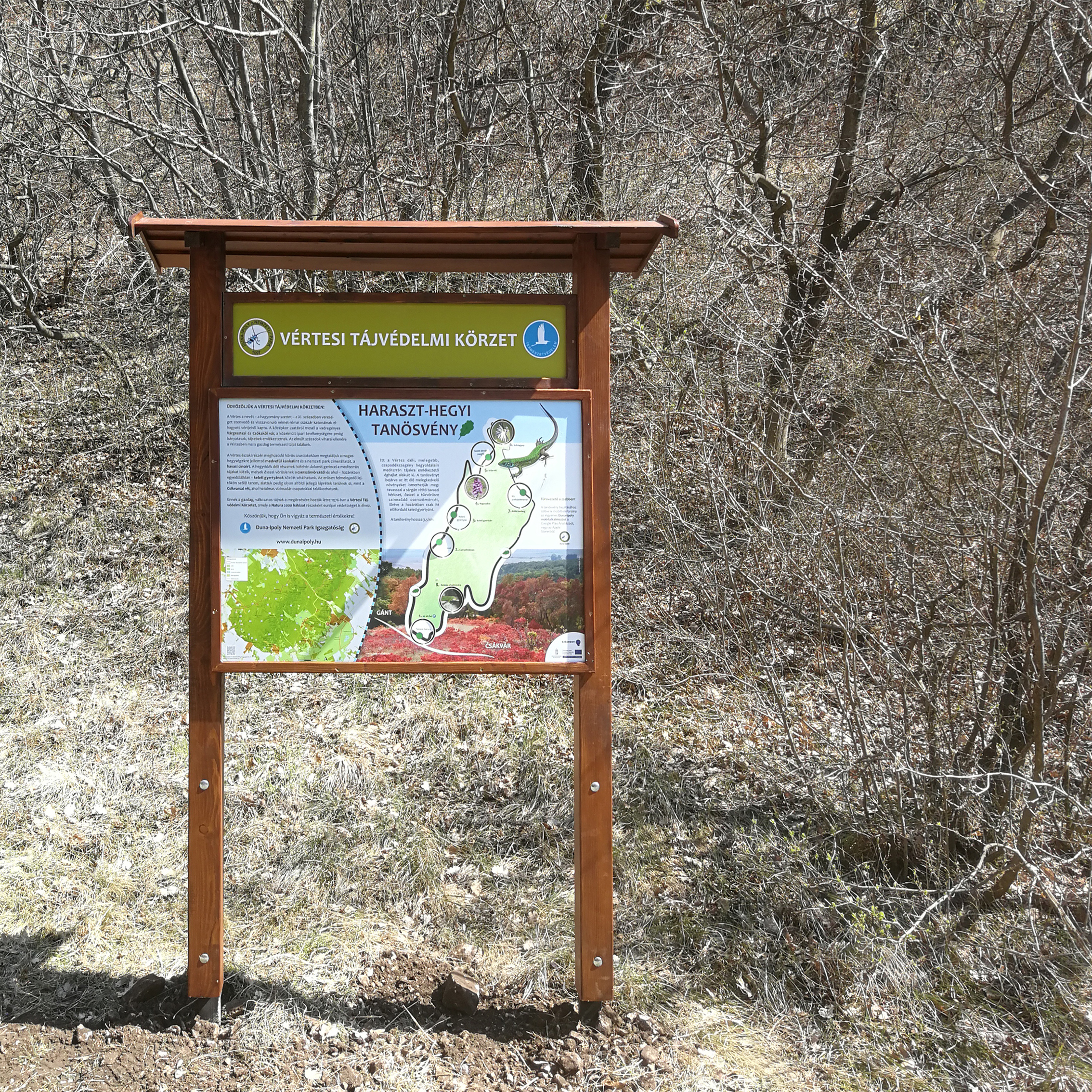 Tanösvénytábla a Vértesben - Haraszt-hegyi tanösvény