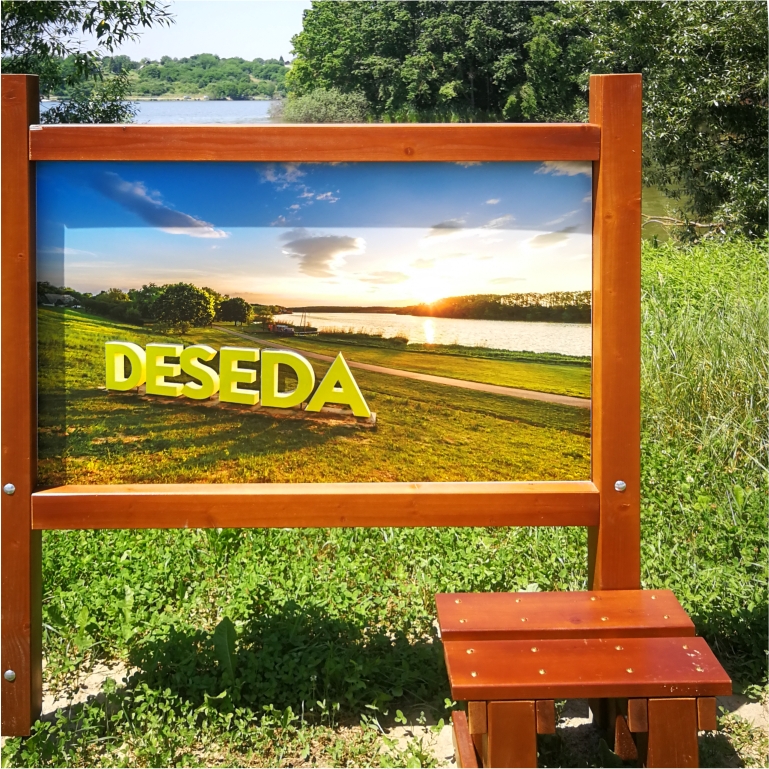 Fotópont kis székkel