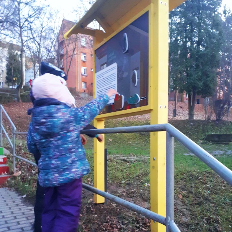 Interaktív tanösvénytábla