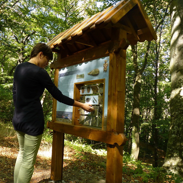 Pannello informativo con un gioco di memoria