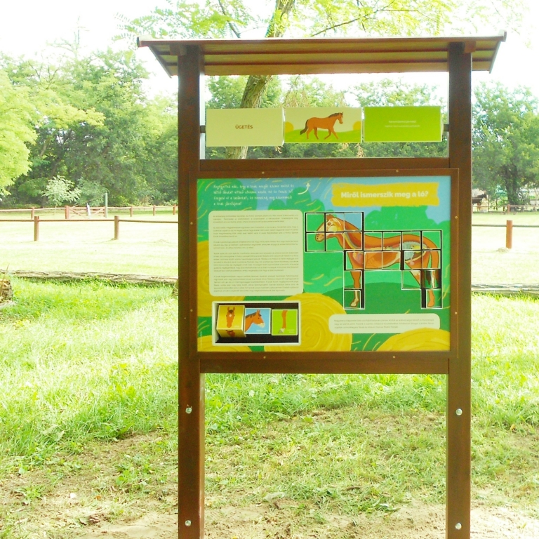 Interactive board with moving elements - Pannello interattivo con elementi mobili