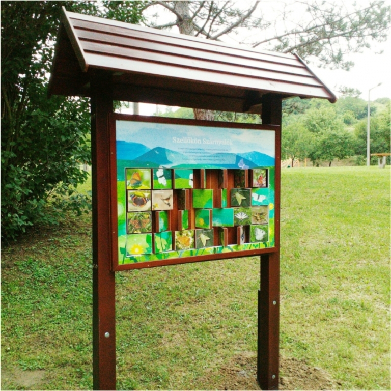 Outdoor interactive board - Pannello nel giardino del Campo - 1