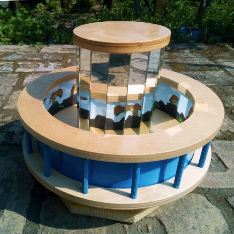 Praxinoszkóp egy ragadozó madárról és egy gyíkról