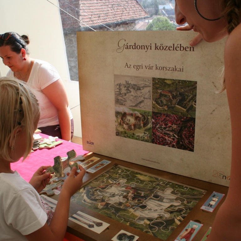 Többrétegű puzzle a korabeli Egri Várról