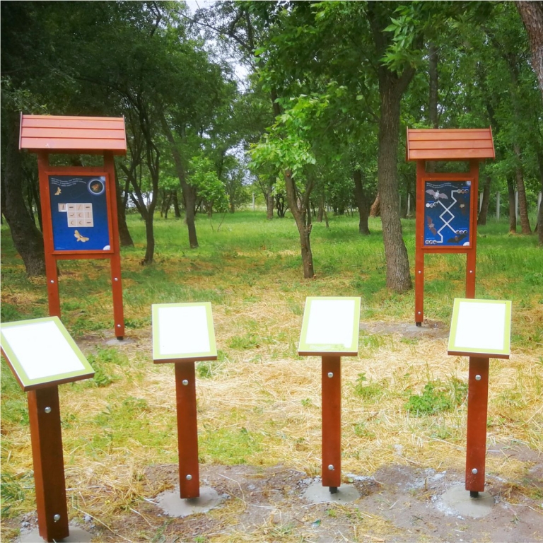 Interaktív tanösvénytáblák az udvaron - 1