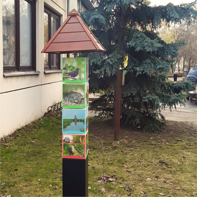 Forgatós oszlop óvoda udvarán - 3