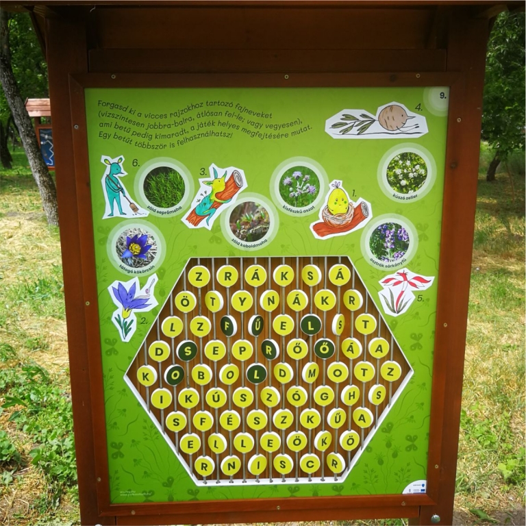 Kvízjáték a tanösvénytáblában